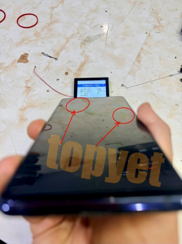 पूरी तरह टूटी हुई सैमसंग एलसीडी स्क्रीन को तुरंत कैसे चुनें